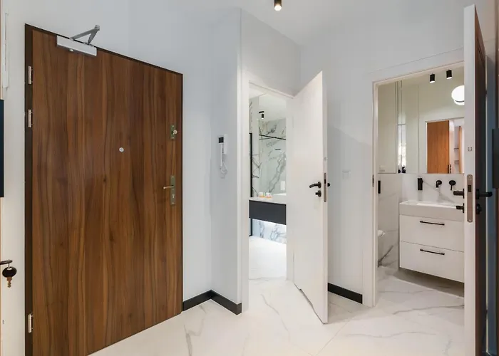 Wilczak With Free Garage By Renters アパート ポズナン